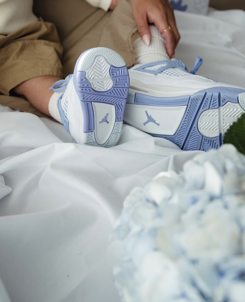 5月3日発売｜WMNS Air Jordan 4 Retro “Forget Me Not”の定価・抽選・販売店舗情報