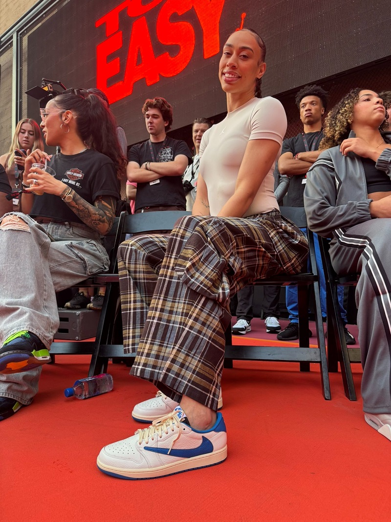 Travis Scott x Fragment x Air Jordan 1 Low OG