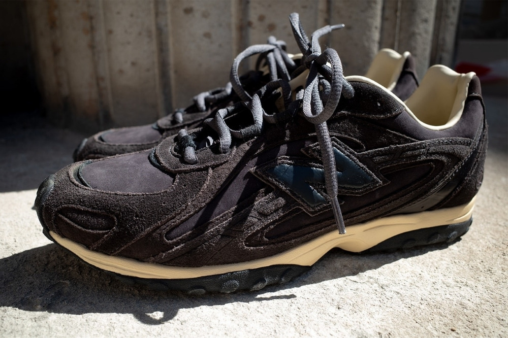 AURALEE x New Balance 204L