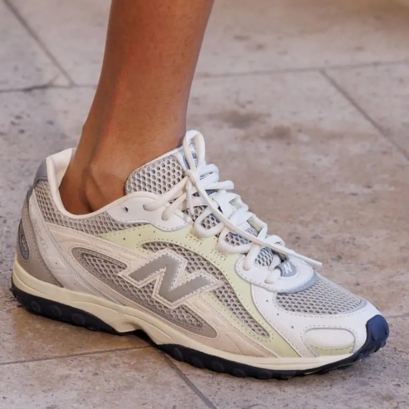 AURALEE x New Balance 204L