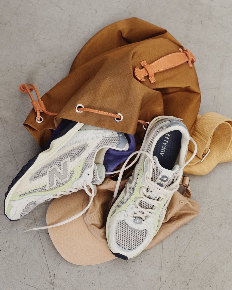 AURALEE x New Balance 204L