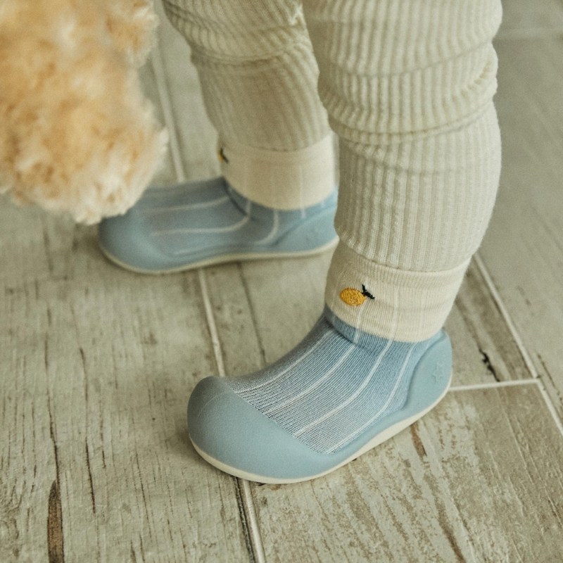 ファーストシューズおすすめはコレ！先輩ママが選ぶ人気ブランド【屋外・室内】