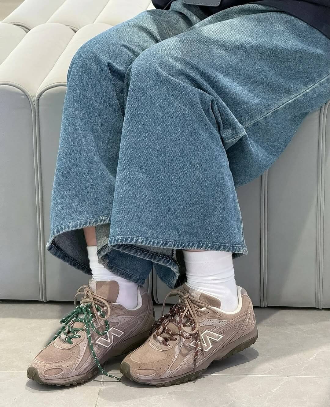 New Balance 204L "Beige Suede"