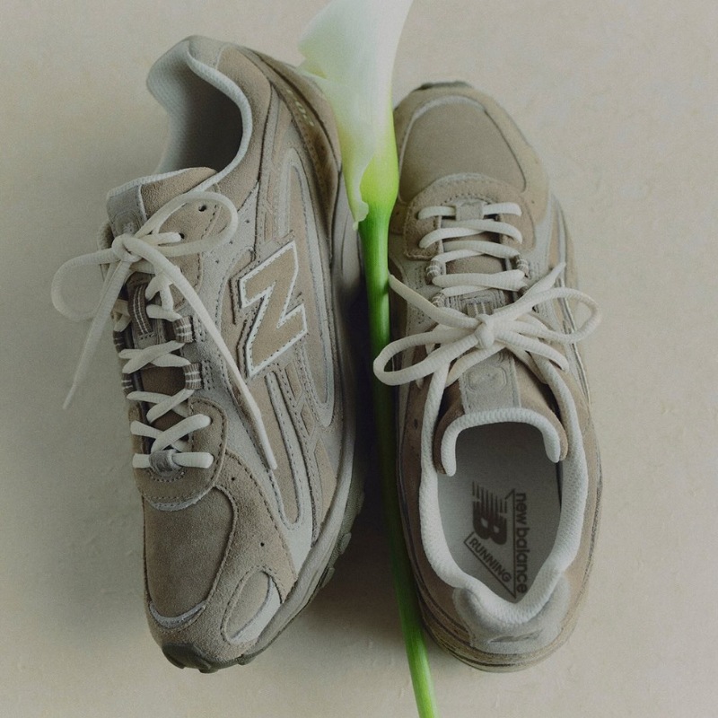 New Balance 204L "Beige Suede"