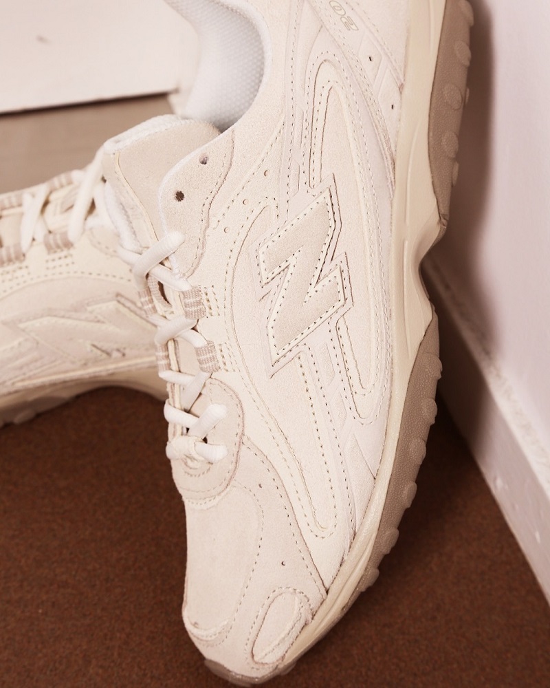 New Balance 204L