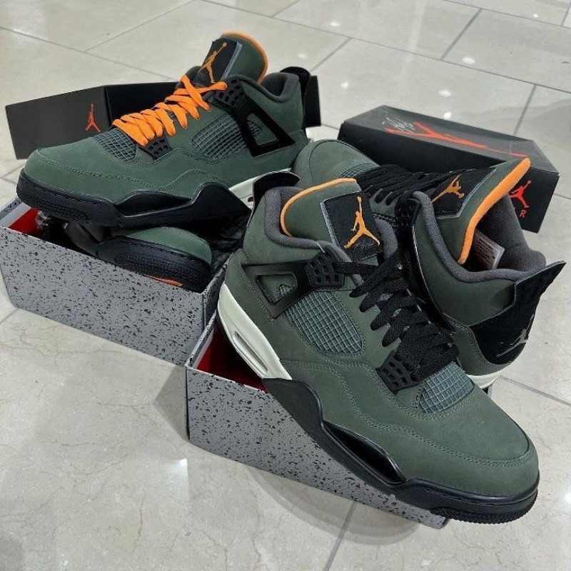 Undefeated x Air Jordan 4