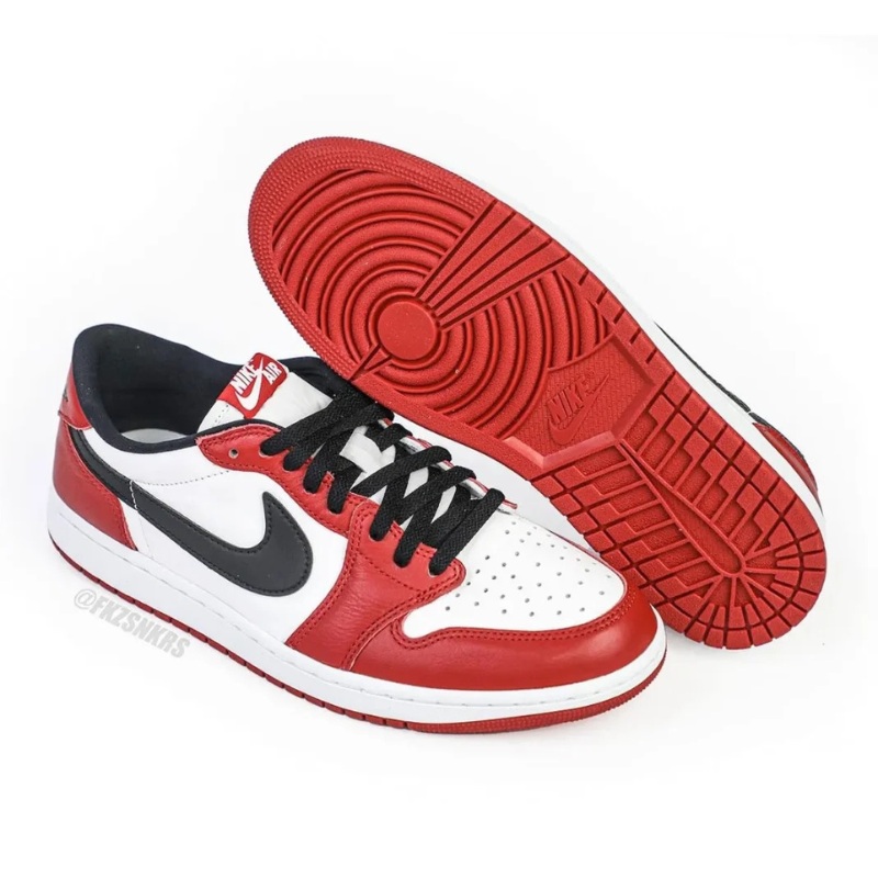 Air Jordan 1 Low OG “Chicago”