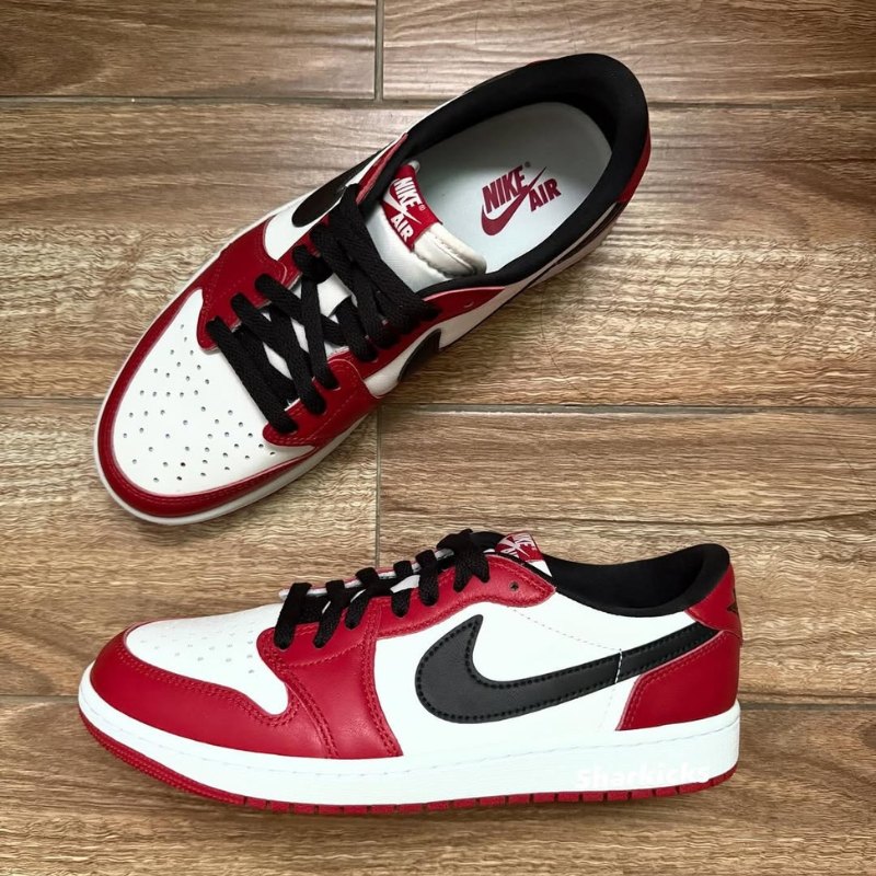 Air Jordan 1 Low OG “Chicago”