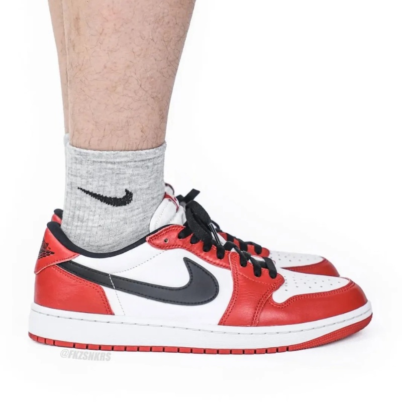 Air Jordan 1 Low OG “Chicago”