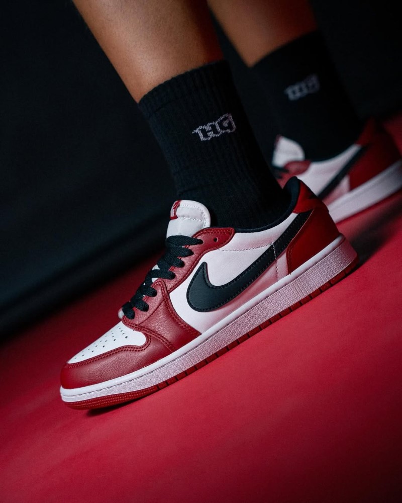 Air Jordan 1 Low OG “Chicago” 