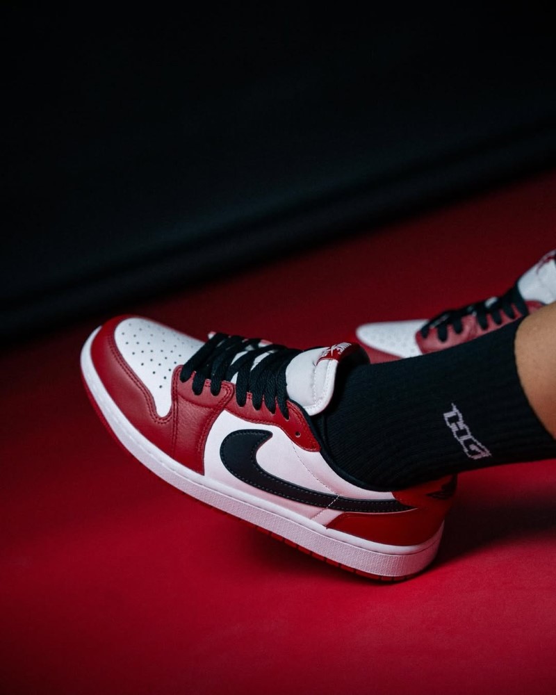 Air Jordan 1 Low OG “Chicago” 