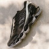 ÉDIFICE / IÉNA / Curated by Herringbone Footwear/ Mizuno Wave Prophecy LS "Monotone Cinema"