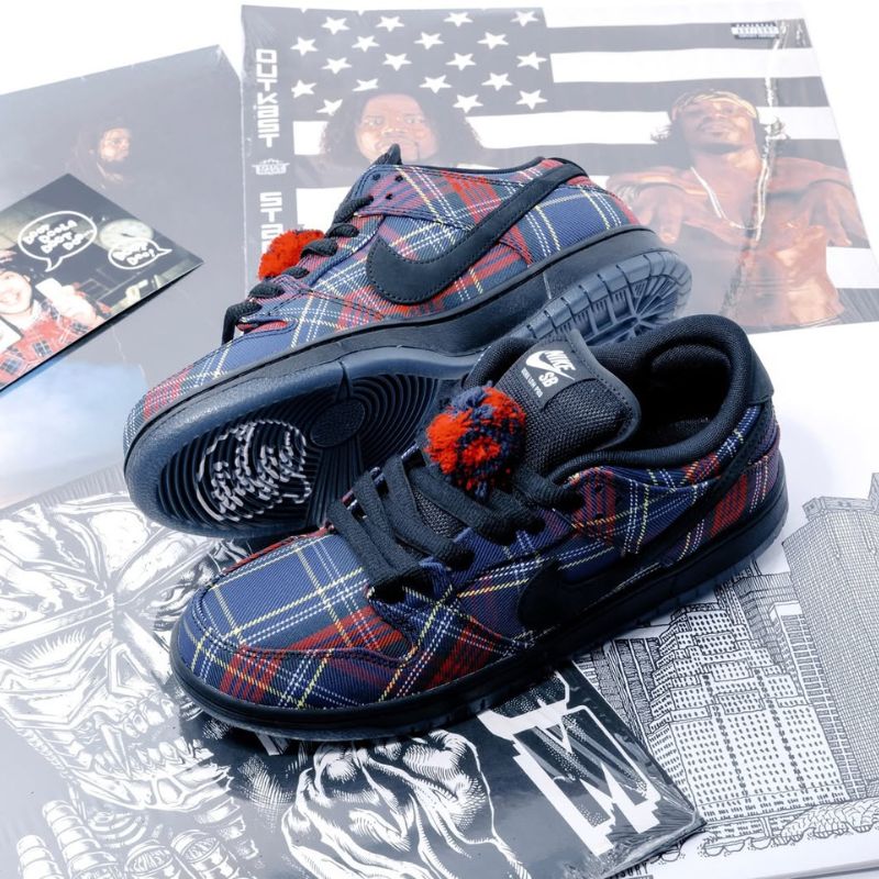 Nardwuar x Nike SB Dunk Low