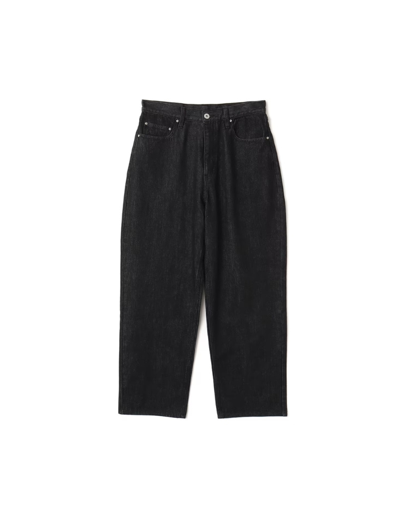 atmosアパレルライン「2025 Fall/Winter COLLECTION」