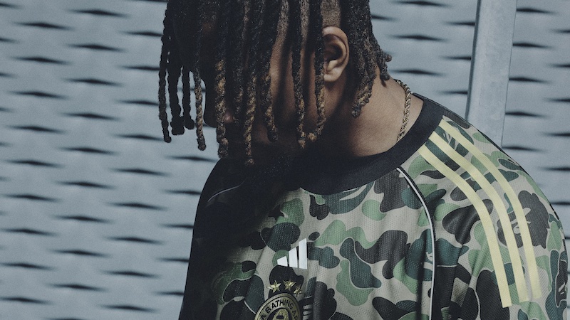 アディダス とBAPE®の 限定コラボコレクション