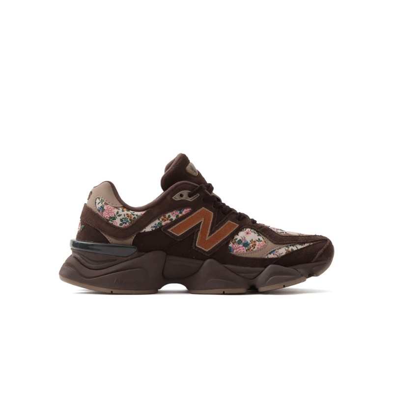 atmos pink x New Balance U9060ATP 18世紀のバロック様式なスタイルをシューズに落とし込んだモダンクラシックな一足