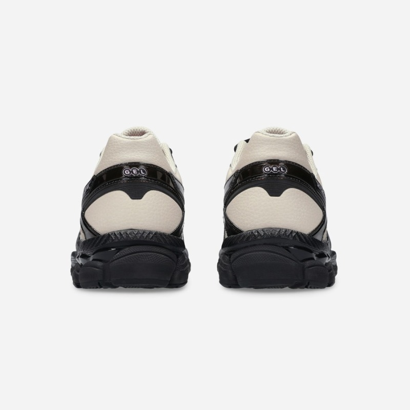 Finesse x ASICS GEL-Cumulus 16