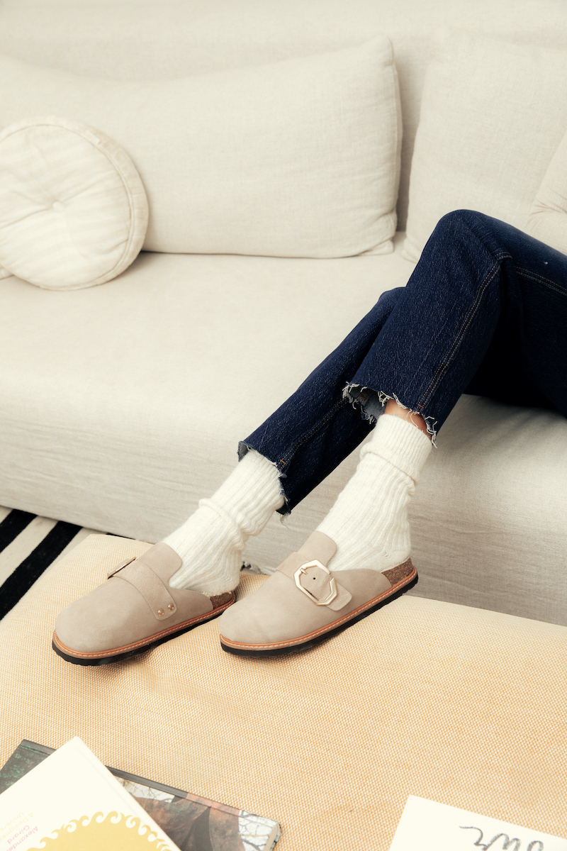 10月中旬発売｜「GENUINS」から高いクッション性と保温性を兼ね備えた新作クロッグサンダルが登場