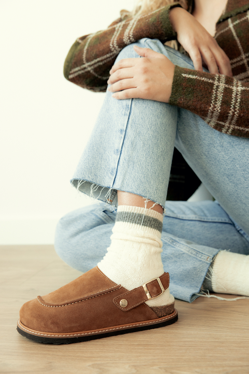 10月中旬発売｜「GENUINS」から高いクッション性と保温性を兼ね備えた新作クロッグサンダルが登場