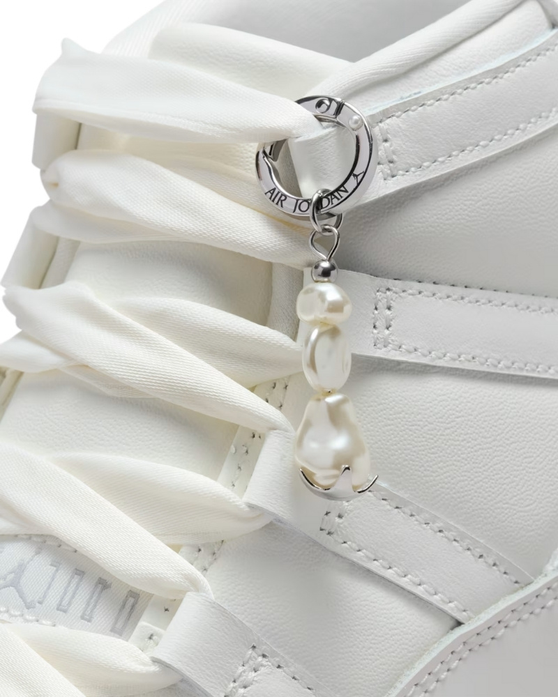 11月15日発売｜Wmns Air Jordan 11 Retro “Pearl”の定価・抽選・販売店舗情報