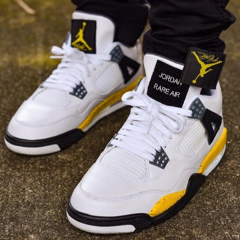 Air Jordan 4 Retro “Tour Yellow”