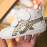 アシックスのファーストシューズを実物レビュー