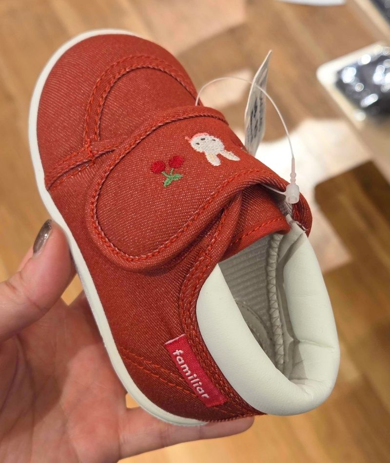 ファミリアのファーストシューズ実物レビュー