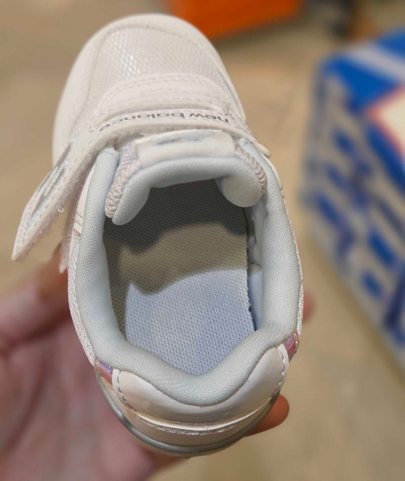 ニューバランスのファーストシューズ実物レビュー