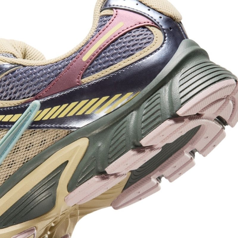 A Ma Maniére x Nike V5 RNR