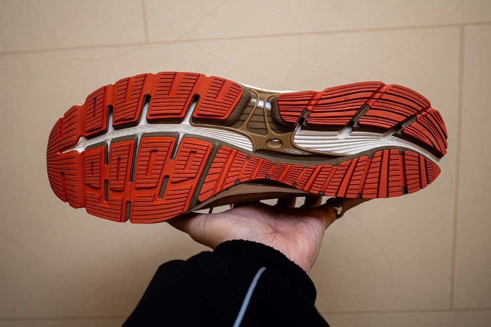 Comme des Garçons HOMME x New Balance U1890A