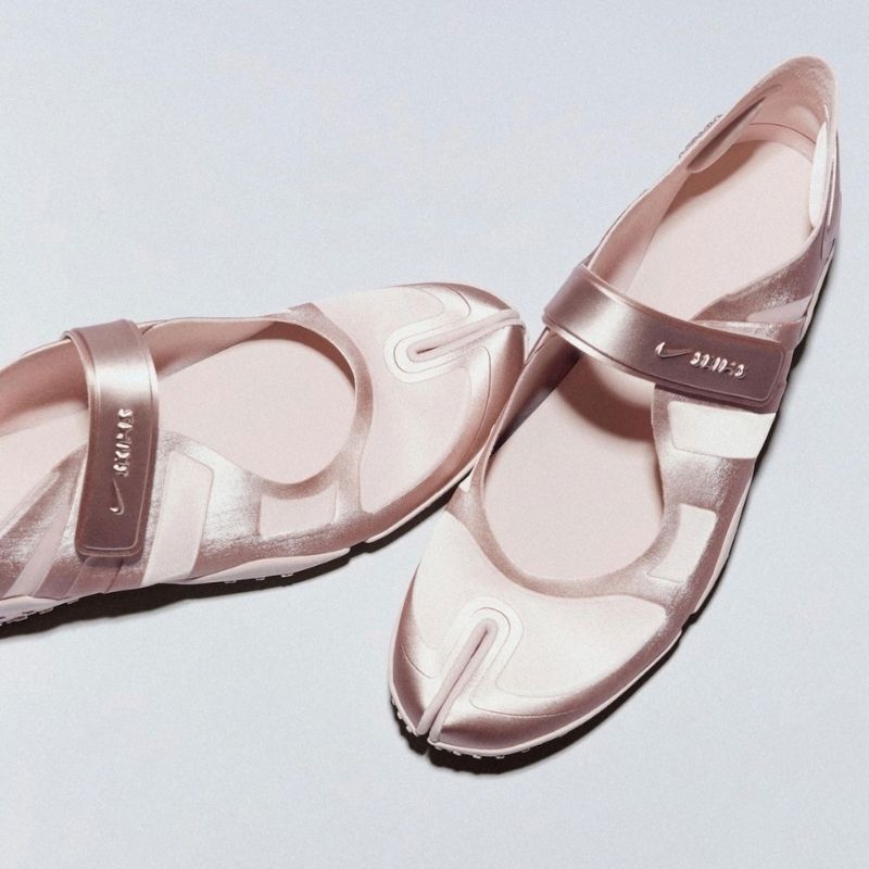 NikeSKIMS Air Rift "Mesh ＆ Satin"