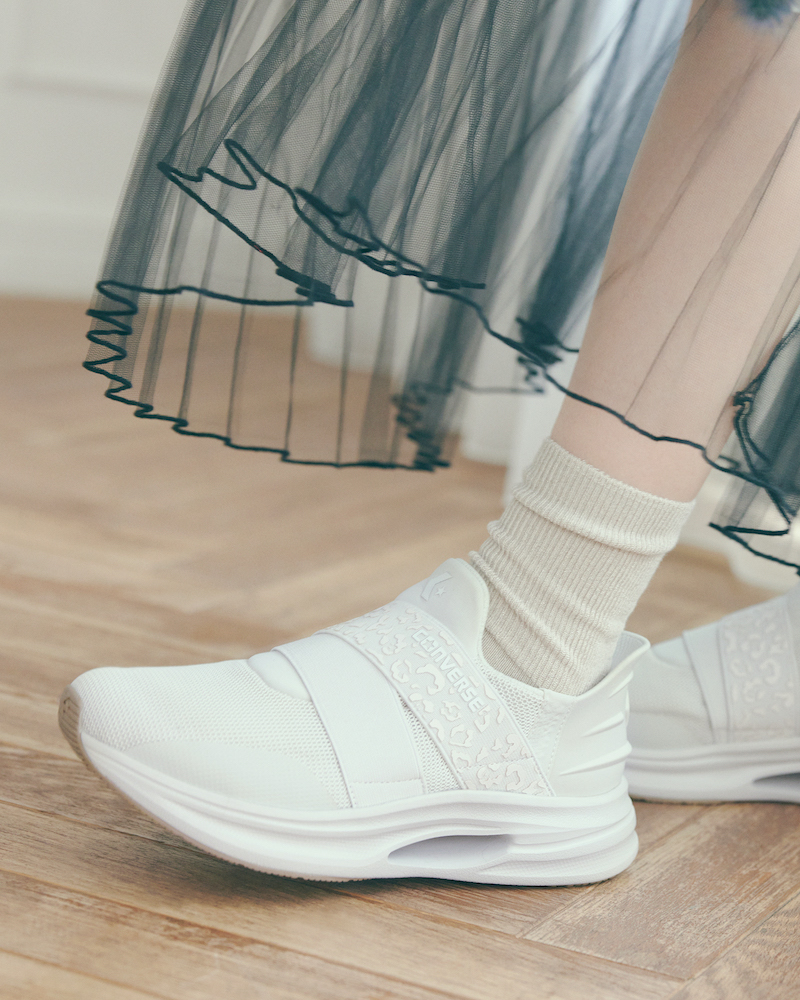 発売中｜CONVERSEのハンズフリーシューズ「CAVESTAR SLIT SLIDE」に2026春夏モデルが登場