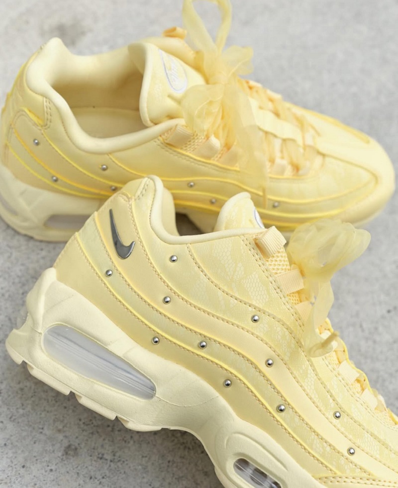 Nike Wmns Air Max 95 Big Bubble “Soft Yellow”
