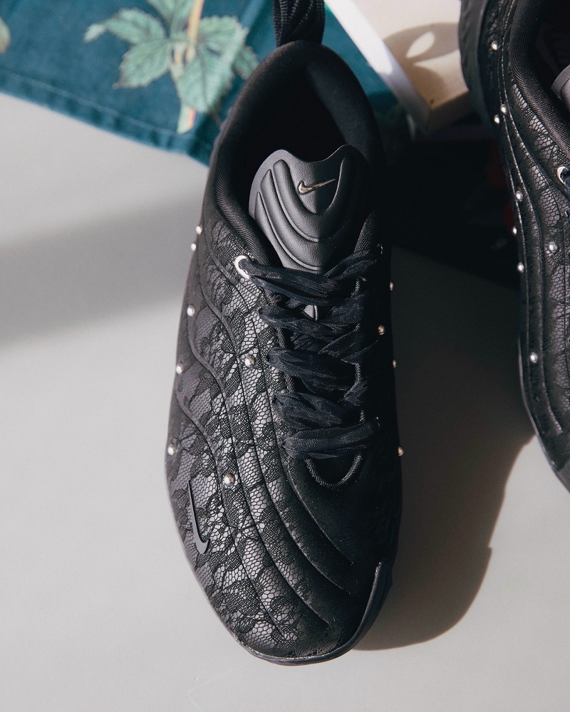 Nike Wmns Astra Ultra PRM