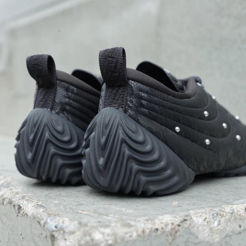 Nike Wmns Astra Ultra PRM