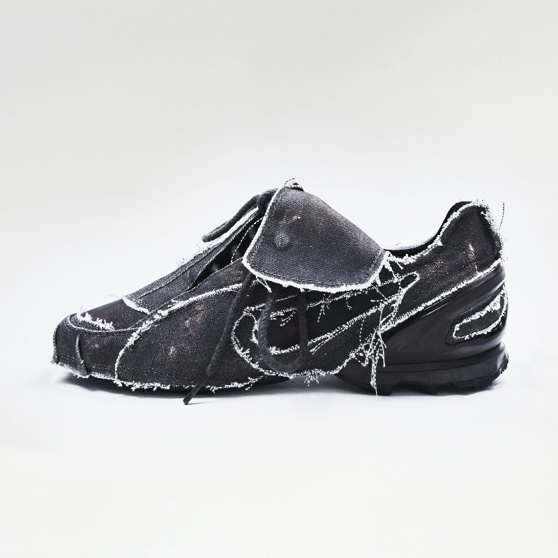 2月28日発売｜PUMA x JiyongKim フットボールブーツ「V-S1」を再解釈したコレクション