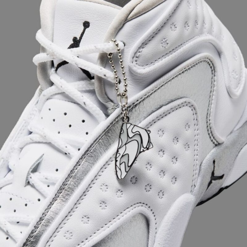 WMNS Air Jordan OG "White/Metallic Silver"