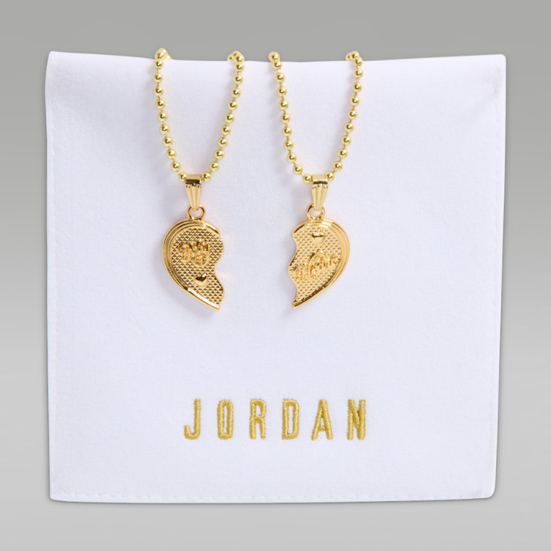 Air Jordan 11 Low “Mother’s Day”