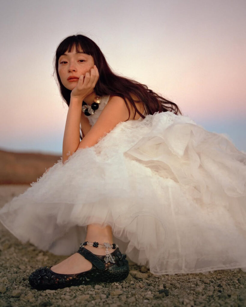 発売中｜melissa x Susan Fang Collection 花びらを思わせる繊細なディテールが魅力の3モデル