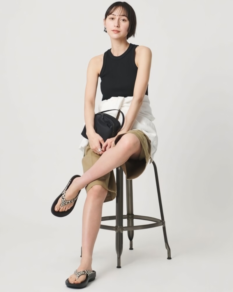 【2026最旬】OOFOSのサンダルコーデ！お洒落で快適に過ごす着こなしまとめ