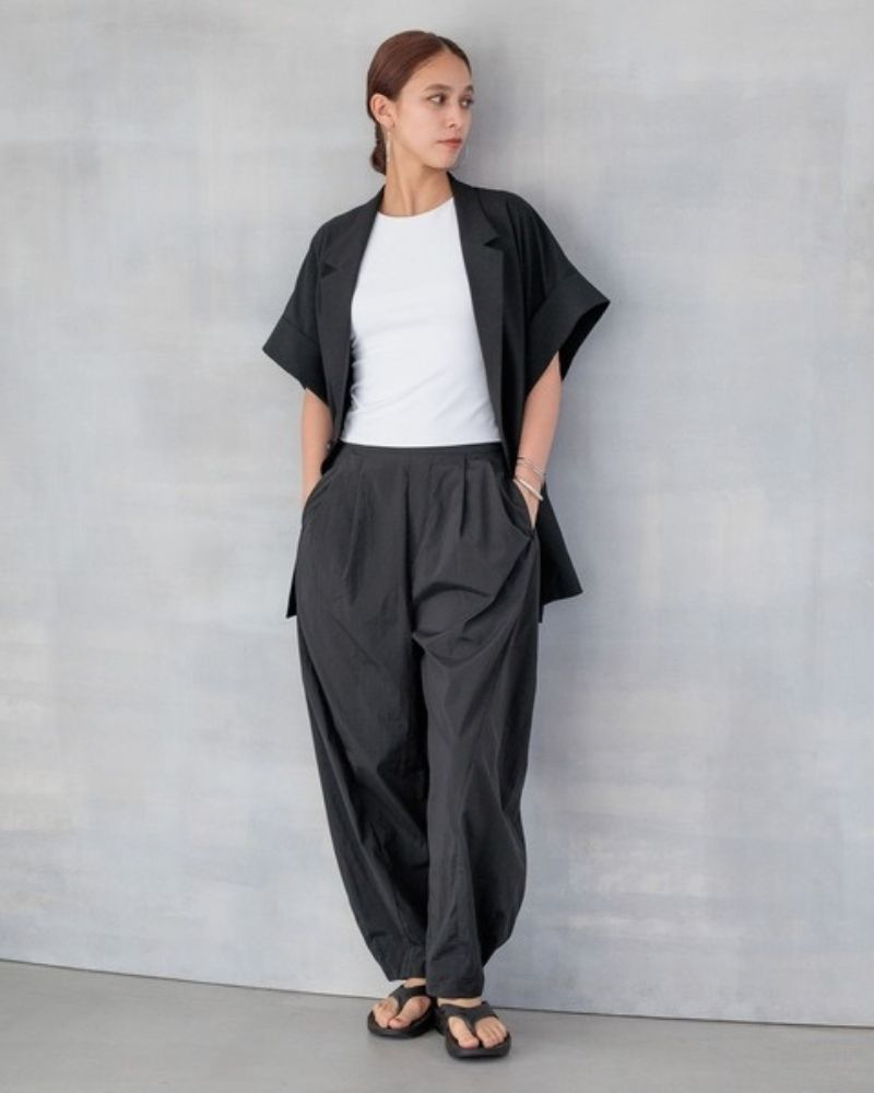 【2026最旬】OOFOSのサンダルコーデ！お洒落で快適に過ごす着こなしまとめ