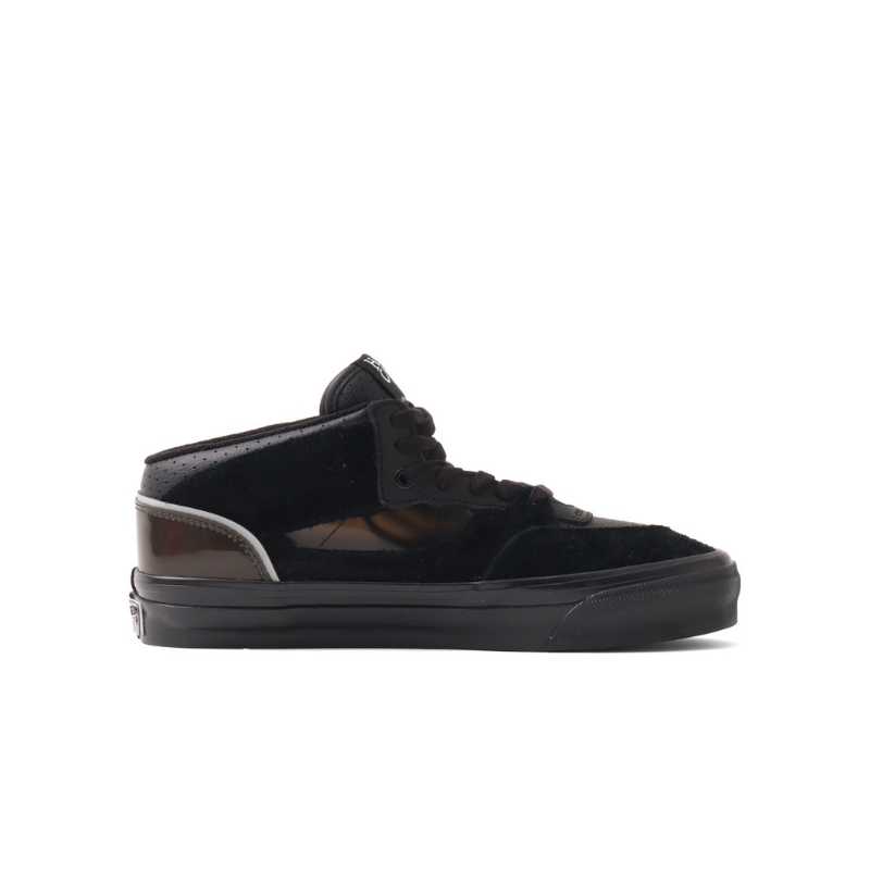 4月29日発売｜「VANS」の名作シューズ”HALF CAB”がTOKYOのカルチャーをまとったスペシャルモデルとして登場