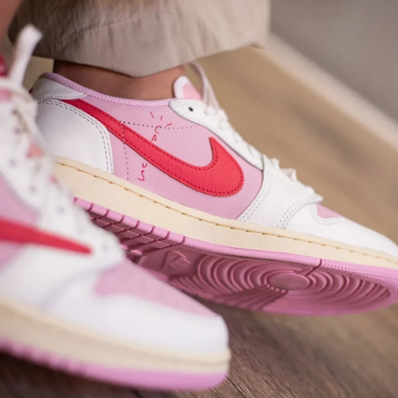 Travis Scott x AIR JORDAN 1 LOW OG "Shy Pink" & "Tropical Pink"