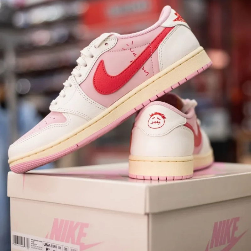 Travis Scott x AIR JORDAN 1 LOW OG "Shy Pink" & "Tropical Pink"