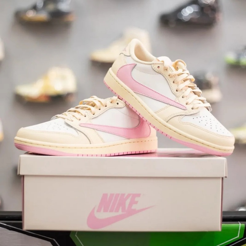 Travis Scott x AIR JORDAN 1 LOW OG "Shy Pink" & "Tropical Pink"