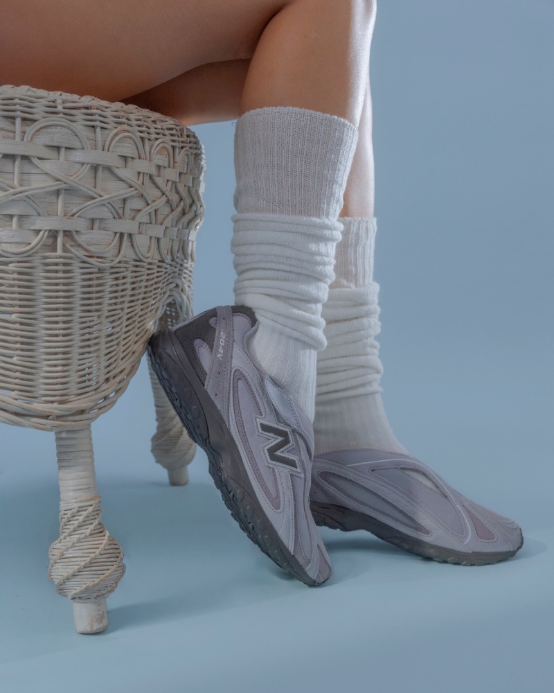 New Balance 204V