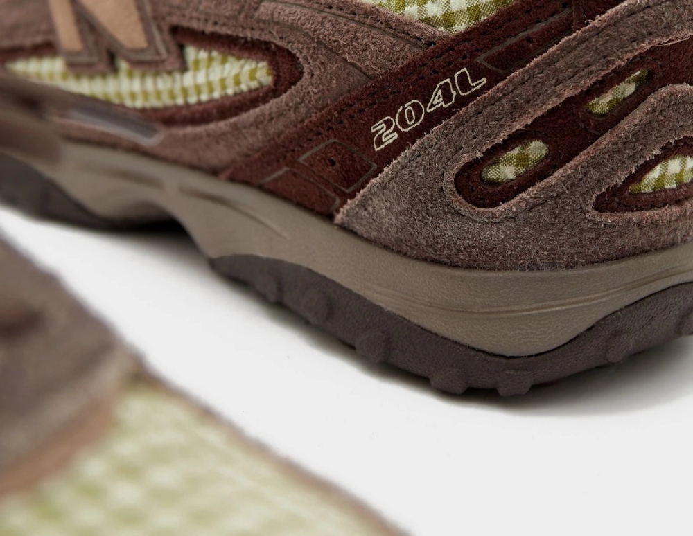 Size? × New Balance 204L