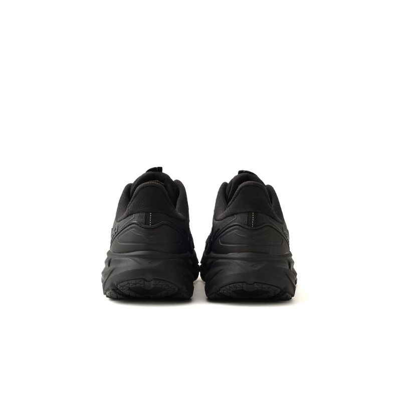 atmosよりHOKAの新モデルClifton UTL を発売 /大阪・三角公園とatmos 心斎橋店にて”The Jointz”のショットライブも開催