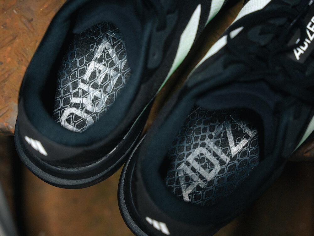 10月16日発売｜adidas Originals『ADIZERO EVO SL G-SNK』atmos別注デザインが発売