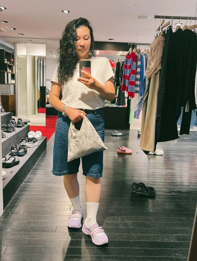 easy wear, hard stare, summer glare, tokyo flair.

@kikokostadinovtokyo @asics_sportstyle_jp @heavn 
@mm6maisonmargiela 
#emmi #forgetmenots #kith #tokyo 
#SNKRGIRL #スニーカーガール
